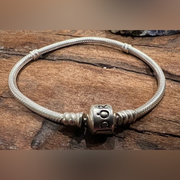Authentic Classic Moments Pandora Barrel Clasp Bracelet Snake Chain 19cm 7.5” - Picture 2 of 5